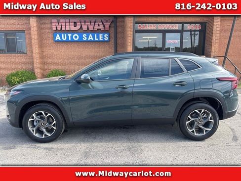 Used 2026 Chevrolet Trax LT w/ Driver Confidence Package FWD image 1