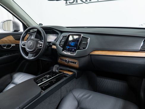 Used 2024 Volvo XC90 T8 Plus w/ Protection Package Premier image 14