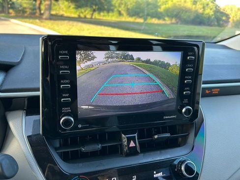 Used 2021 Toyota Corolla LE image 24