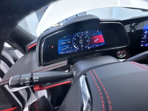 Used 2021 Chevrolet Corvette Stingray Premium Cpe w/ Z51 Performance Package image 18