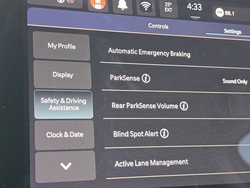 Used 2022 Jeep Compass Limited image 8