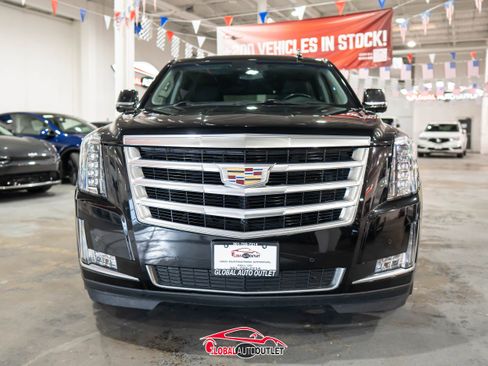 Used 2020 Cadillac Escalade ESV Luxury image 2