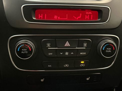 Used 2014 Kia Sorento EX image 32