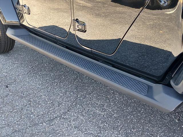 Certified 2025 Jeep Gladiator Sport AWD/4WD image 12