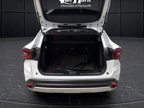 Used 2024 Chevrolet Trax LT w/ Driver Confidence Package image 14