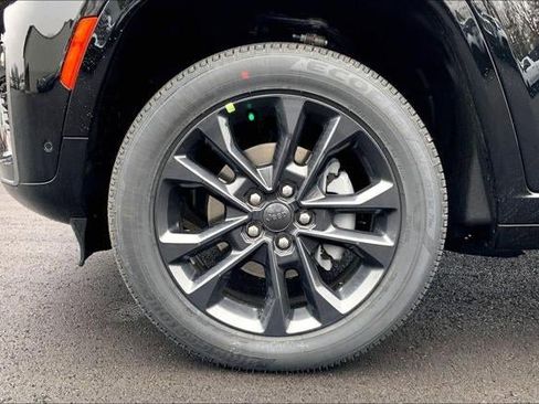 New 2026 Jeep Grand Cherokee Limited image 40