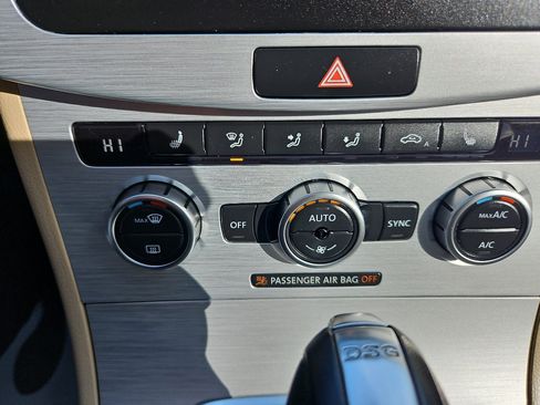 Used 2014 Volkswagen CC R-Line image 30