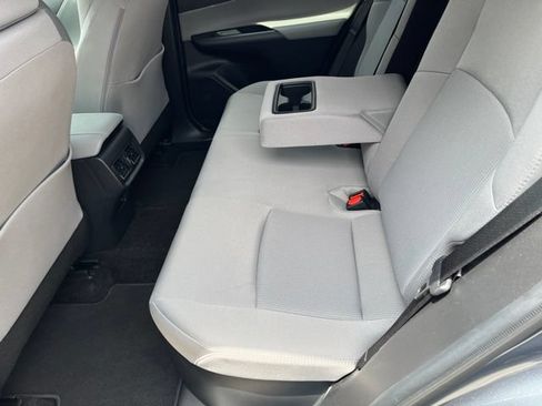 Used 2021 Toyota Venza LE AWD/4WD image 8