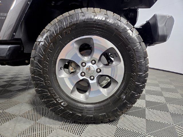 Used 2017 Jeep Wrangler Unlimited Sahara w/ Max Tow Package AWD/4WD image 12