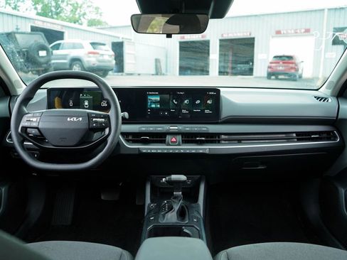 Used 2025 Kia K4 FWD image 10