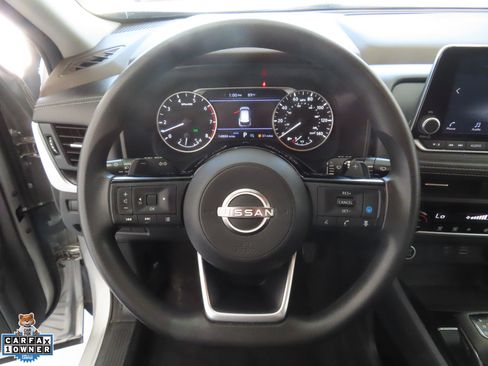 Used 2023 Nissan Rogue SV AWD/4WD image 16