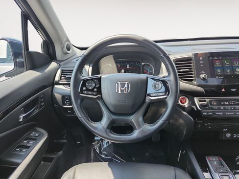 Used 2022 Honda Pilot Touring image 12