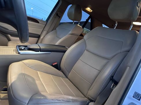 Used 2015 Mercedes-Benz ML 350 4MATIC image 9