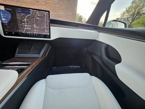 Used 2023 Tesla Model X image 54