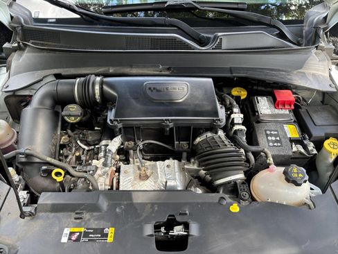 Used 2025 Jeep Compass Trailhawk AWD/4WD image 30