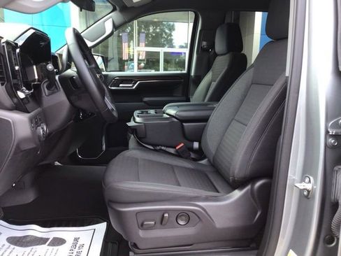 Used 2024 Chevrolet Silverado 1500 LT AWD/4WD image 10