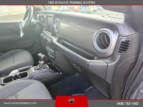 Used 2018 Jeep Wrangler Unlimited Sahara AWD/4WD image 43