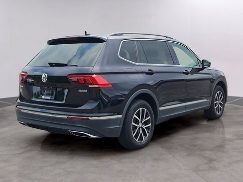 Used 2021 Volkswagen Tiguan SE w/ Panoramic Sunroof Package AWD/4WD image 2