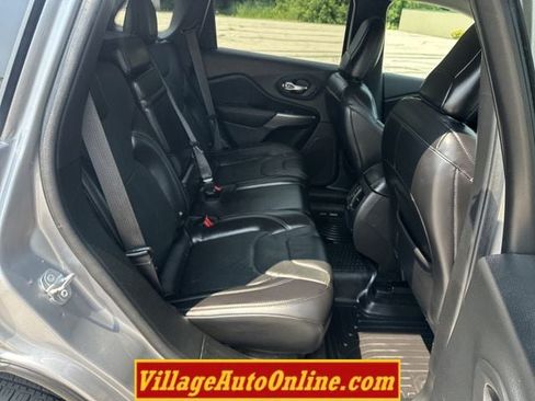 Used 2019 Jeep Cherokee Limited AWD/4WD image 38