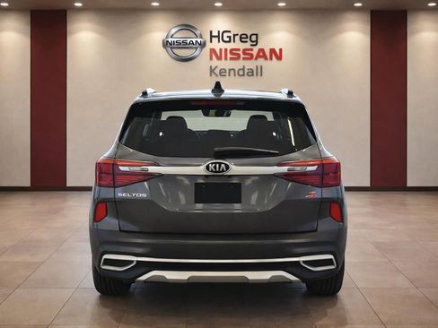 Used 2021 Kia Seltos S FWD image 6