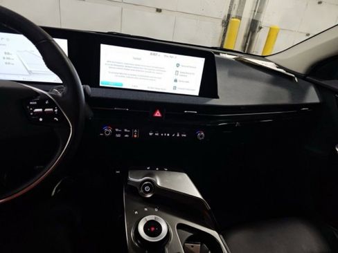Used 2024 Kia EV6 Light AWD/4WD image 15