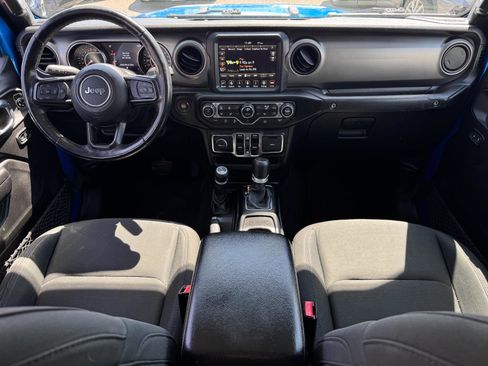 Used 2021 Jeep Gladiator Willys image 23