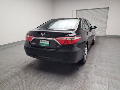 Used 2015 Toyota Camry LE image 7