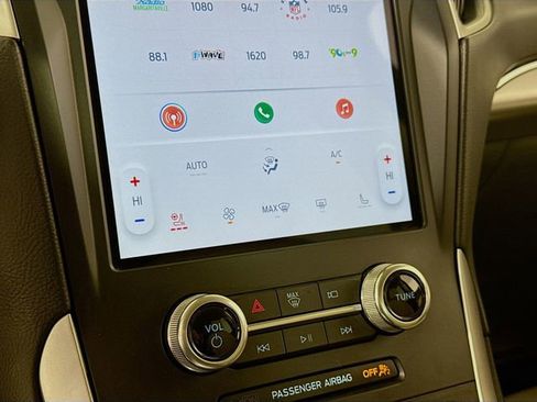 Certified 2022 Ford Edge SEL w/ Convenience Package image 15