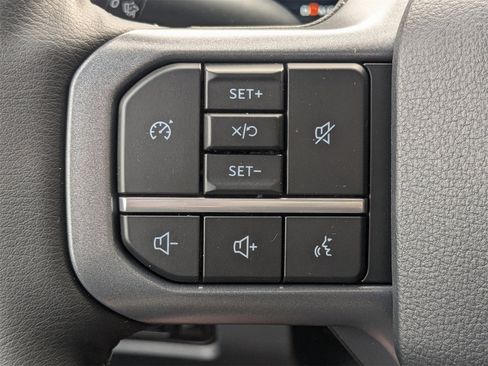 New 2025 Ford F250 Lariat w/ Black Appearance Package image 28