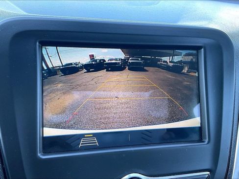 Used 2019 Chevrolet Equinox LT FWD image 16