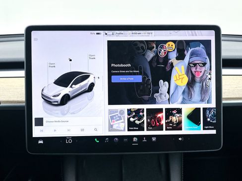 Used 2022 Tesla Model Y Performance AWD/4WD image 26