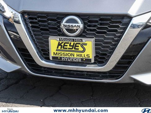 Used 2019 Nissan Altima 2.5 SV FWD image 8
