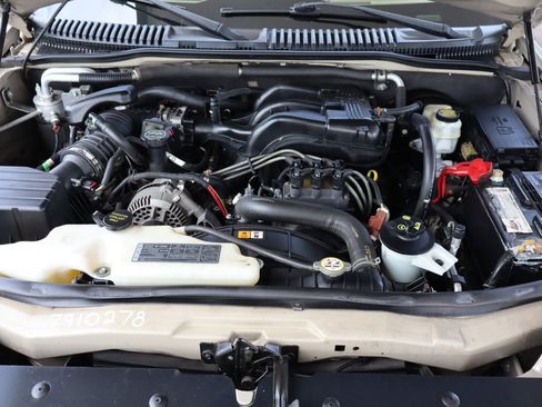 Used 2007 Ford Explorer XLT image 42