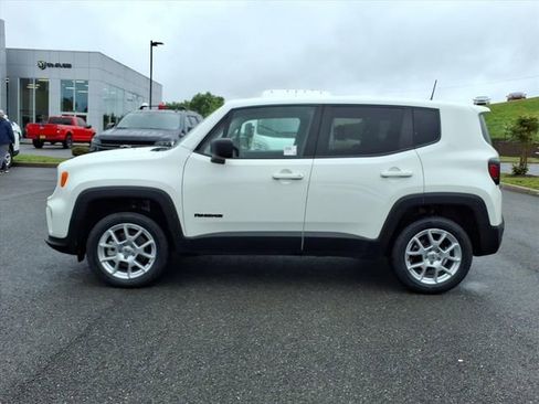 Used 2023 Jeep Renegade Latitude AWD/4WD image 9