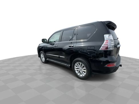 Used 2017 Lexus GX 460 Premium w/ Premium Package AWD/4WD image 7