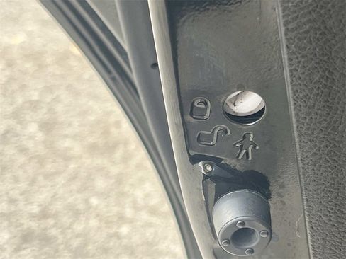 Used 2022 Chrysler 300 Touring L w/ Popular Equipment Group image 12