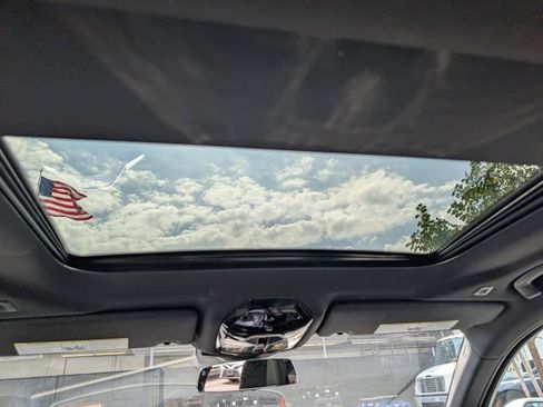 Used 2025 BMW 530i image 9