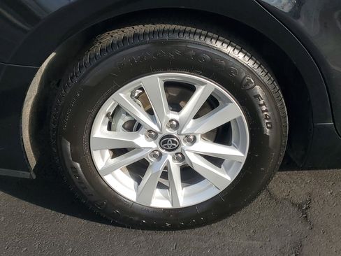 Used 2026 Toyota Camry LE image 6