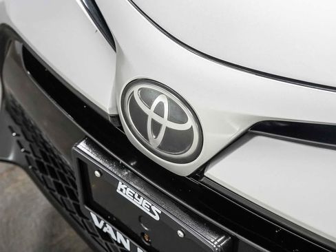 Certified 2017 Toyota Corolla XSE FWD image 9