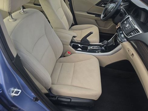 Used 2017 Honda Accord Hybrid Sedan image 8