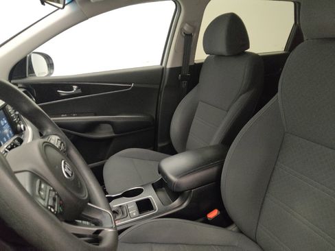 Used 2018 Kia Sorento FWD image 17