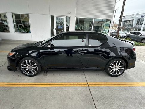 Used 2016 Scion tC image 3