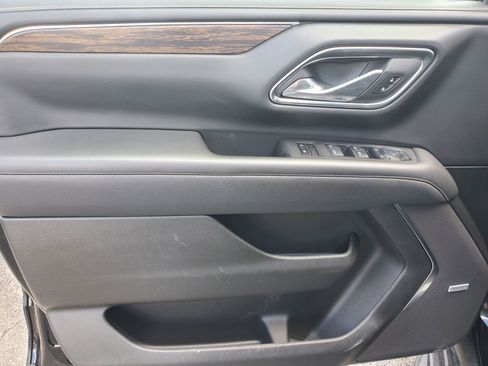 Used 2024 Chevrolet Suburban Premier image 17