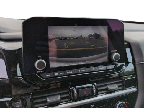 Used 2025 Nissan Pathfinder SV FWD image 15