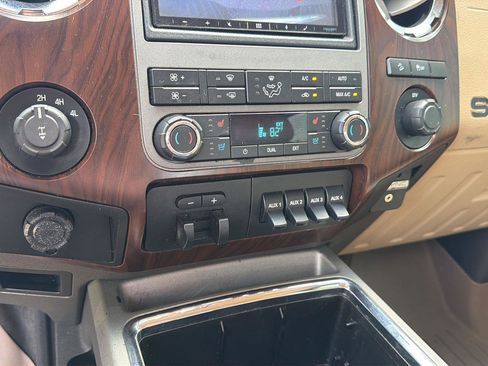 Used 2012 Ford F250 Lariat w/ Lariat Interior Pkg AWD/4WD image 24
