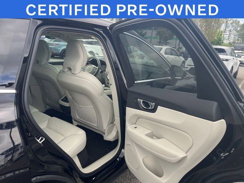 Certified 2023 Volvo XC60 B5 Ultimate w/ Climate Package AWD/4WD image 17
