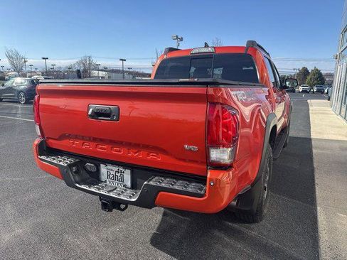 Certified 2017 Toyota Tacoma TRD Off-Road w/ Premium & Technology Package image 4