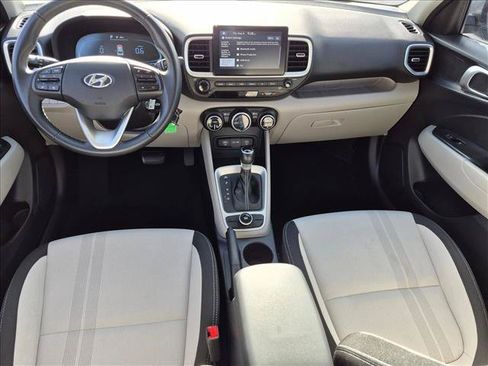 Used 2023 Hyundai Venue SEL FWD image 15