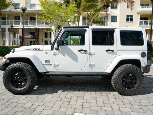 Used 2016 Jeep Wrangler Unlimited Rubicon AWD/4WD image 15