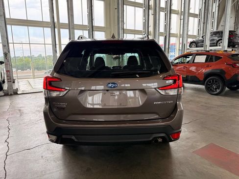 Used 2023 Subaru Forester Premium AWD/4WD image 4